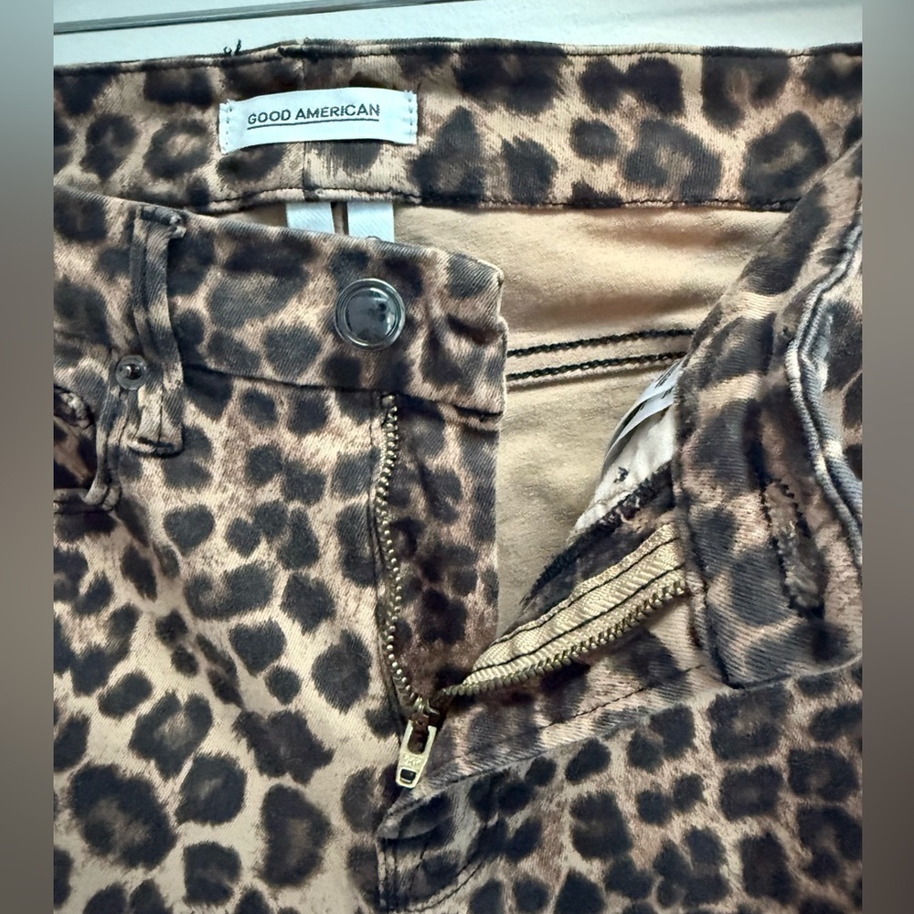 GOOD AMERICAN Women’s Leopard Good Waist Straight Leg Pants - Size 0/26 - Picture 7 of 9